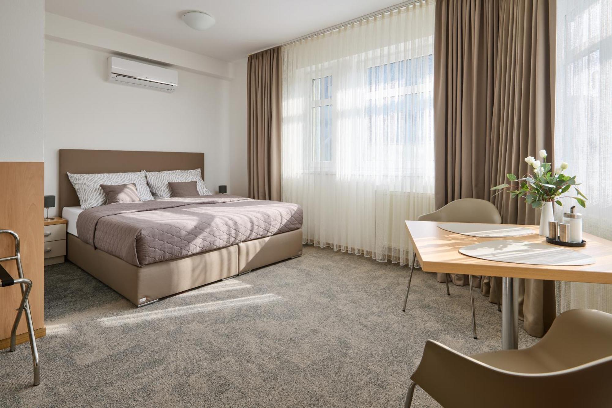 Hotel Osvit Mladá Boleslav Exteriör bild