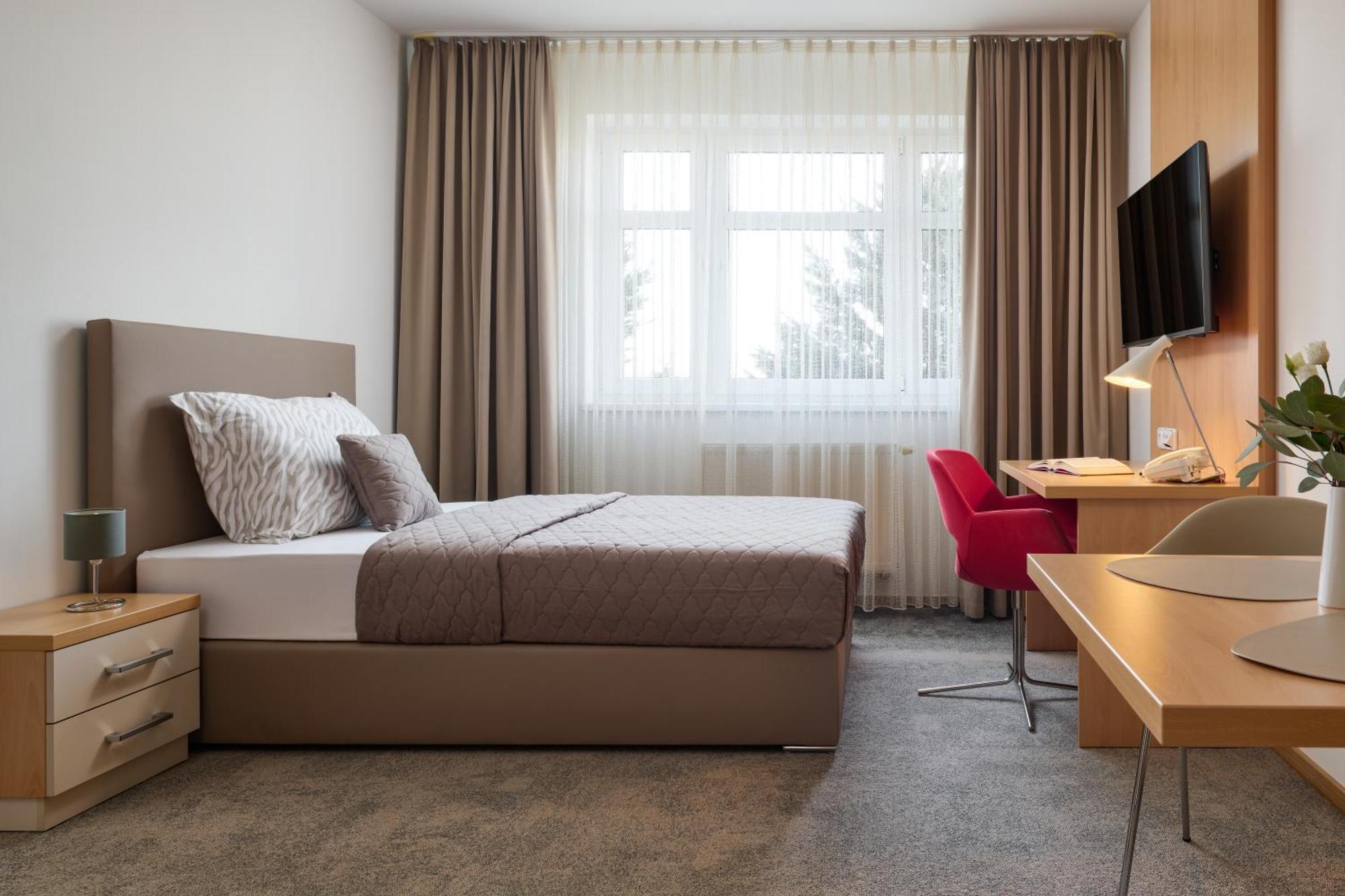 Hotel Osvit Mladá Boleslav Exteriör bild